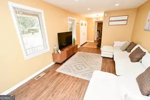 316 Meadowridge Dr, Warner Robins, GA 31093 - Photo 9