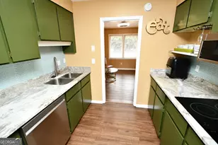 316 Meadowridge Dr, Warner Robins, GA 31093 - Photo 13