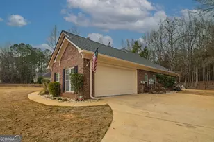 3056 Bentley Dr, Upatoi, GA 31829 - Photo 3