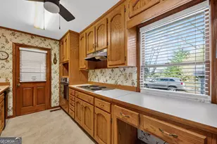 155 W Johnston St, Forsyth, GA 31029 - Photo 15