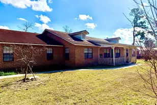 33 Hester St, Hazlehurst, GA 31539 - Photo 1