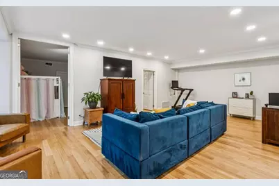 2632 Peachtree Road NW #402B, Atlanta, GA 30305 - Photo 11