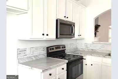 6127 Landers Loop, Fairburn, GA 30213 - Photo 9