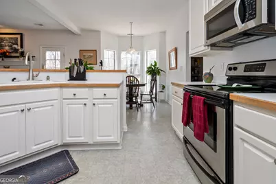 231 Barrington Farms Parkway, Sharpsburg, GA 30277 - Photo 9