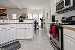 231 Barrington Farms Pkwy, Sharpsburg, GA 30277 - Photo 9