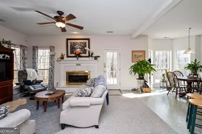 231 Barrington Farms Parkway, Sharpsburg, GA 30277 - Photo 13