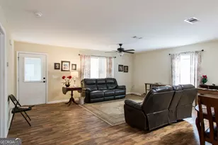 920 Wilfred St, Waycross, GA 31503 - Photo 7