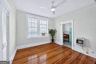 210 E State St, Savannah, GA 31401 - Photo 11