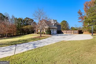 180 Burkwood Ct, Fayetteville, GA 30215 - Photo 5