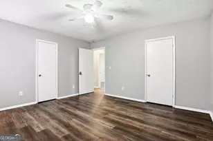 1045 Forest Path, Stone Mountain, GA 30088 - Photo 11