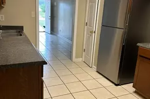 323 Carriage Ln, Albany, GA 31721 - Photo 9