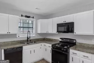 321 Summerwood Ln, Stockbridge, GA 30281 - Photo 11