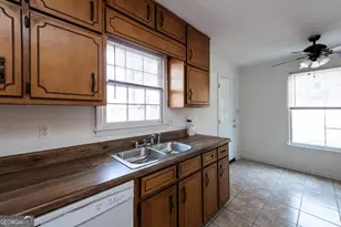 8173 Magnolia Dr, Jonesboro, GA 30238 - Photo 3