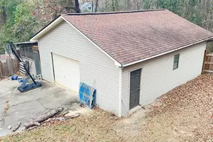 201 Custer Dr, Warner Robins, GA 31093 - Photo 29