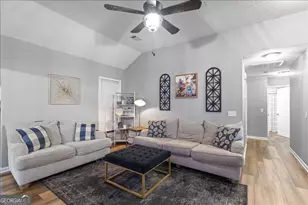 319 Tyson Glen Dr, Warner Robins, GA 31088 - Photo 9