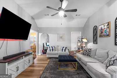 319 Tyson Glen Drive, Warner Robins, GA 31088 - Photo 7