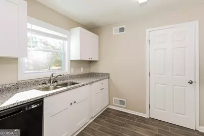 219 Deerfield Drive, Jonesboro, GA 30238 - Photo 7