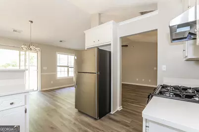 125 Waters Edge Drive, Locust Grove, GA 30248 - Photo 5