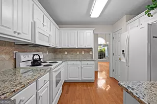 305 Surrey Park Dr, Fayetteville, GA 30215 - Photo 17