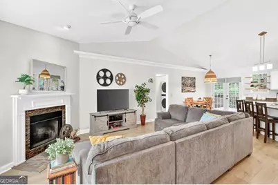 8635 Sapphire Lane, Gainesville, GA 30506 - Photo 5