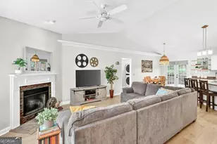 8635 Sapphire Ln, Gainesville, GA 30506 - Photo 5