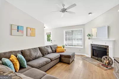 8635 Sapphire Lane, Gainesville, GA 30506 - Photo 11