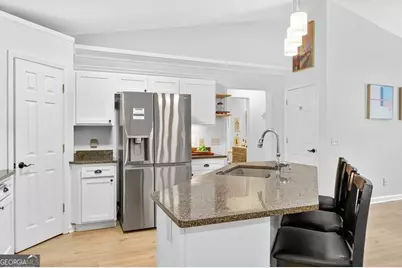 8635 Sapphire Lane, Gainesville, GA 30506 - Photo 7