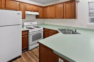 7085 E Village Ct, Riverdale, GA 30296 - Photo 9