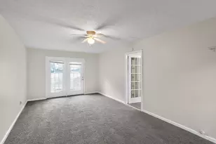 7085 E Village Ct, Riverdale, GA 30296 - Photo 17