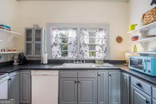 145 E Camp St, Moreland, GA 30259 - Photo 15