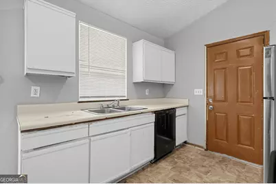 10248 Briarbay Loop, Jonesboro, GA 30238 - Photo 5