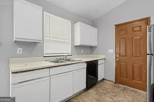 10248 Briarbay Loop, Jonesboro, GA 30238 - Photo 5