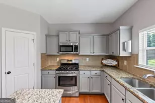 210 Creek View Ln, Acworth, GA 30102 - Photo 13