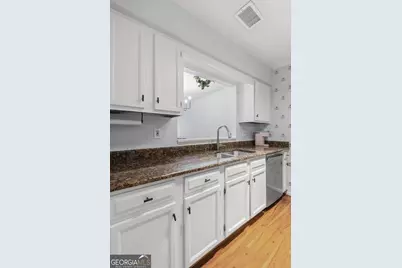 24307 Plantation Drive NE, Atlanta, GA 30324 - Photo 13