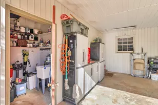 329 Pine St, Barnesville, GA 30204 - Photo 49