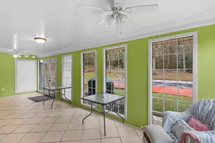 329 Pine St, Barnesville, GA 30204 - Photo 23