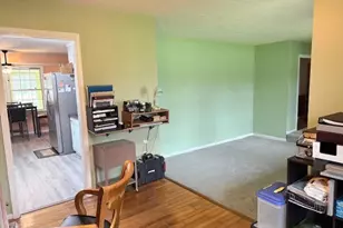 329 Pine St, Barnesville, GA 30204 - Photo 11