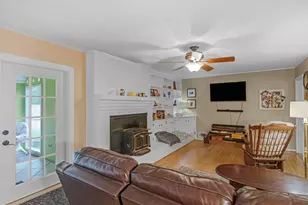 329 Pine St, Barnesville, GA 30204 - Photo 25