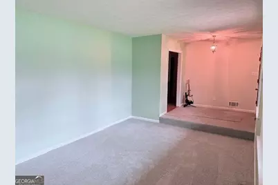 329 Pine Street, Barnesville, GA 30204 - Photo 9