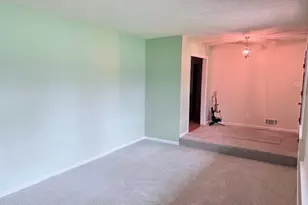 329 Pine St, Barnesville, GA 30204 - Photo 9