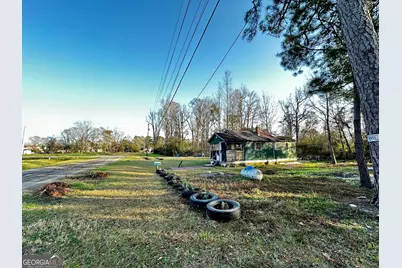 624 W Washington Avenue, Nashville, GA 31639 - Photo 3