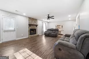 264 Aspen Lake Dr W, Newnan, GA 30263 - Photo 17