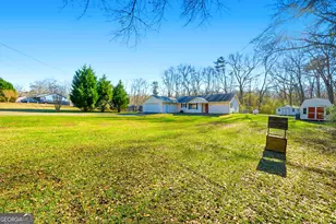 264 Aspen Lake Dr W, Newnan, GA 30263 - Photo 3