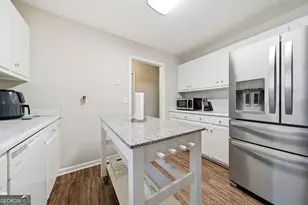 264 Aspen Lake Dr W, Newnan, GA 30263 - Photo 11