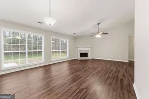 1375 Avalon Dr, Lawrenceville, GA 30044 - Photo 5