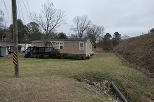 132 Fourth St, Milledgeville, GA 31061 - Photo 1