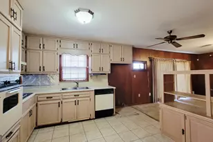 1746 Carla Dr, Morrow, GA 30260 - Photo 7