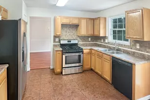 863 Langley View Ct, Loganville, GA 30052 - Photo 9