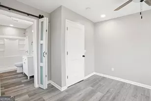 118 King St, Savannah, GA 31408 - Photo 13