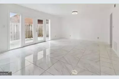 2518 Bradford Square NE, Atlanta, GA 30345 - Photo 7